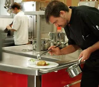 Отель Helvie 4*